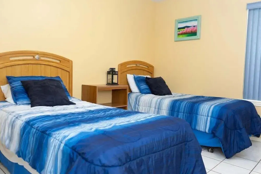 Ground Floor Duplex 1/2 block to Beach BBQ ok 2 Bedroom Home by RedAwning