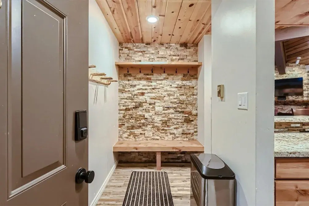Eagle on Skis Cozy 3 BDR Home Walk to Ski Lifts