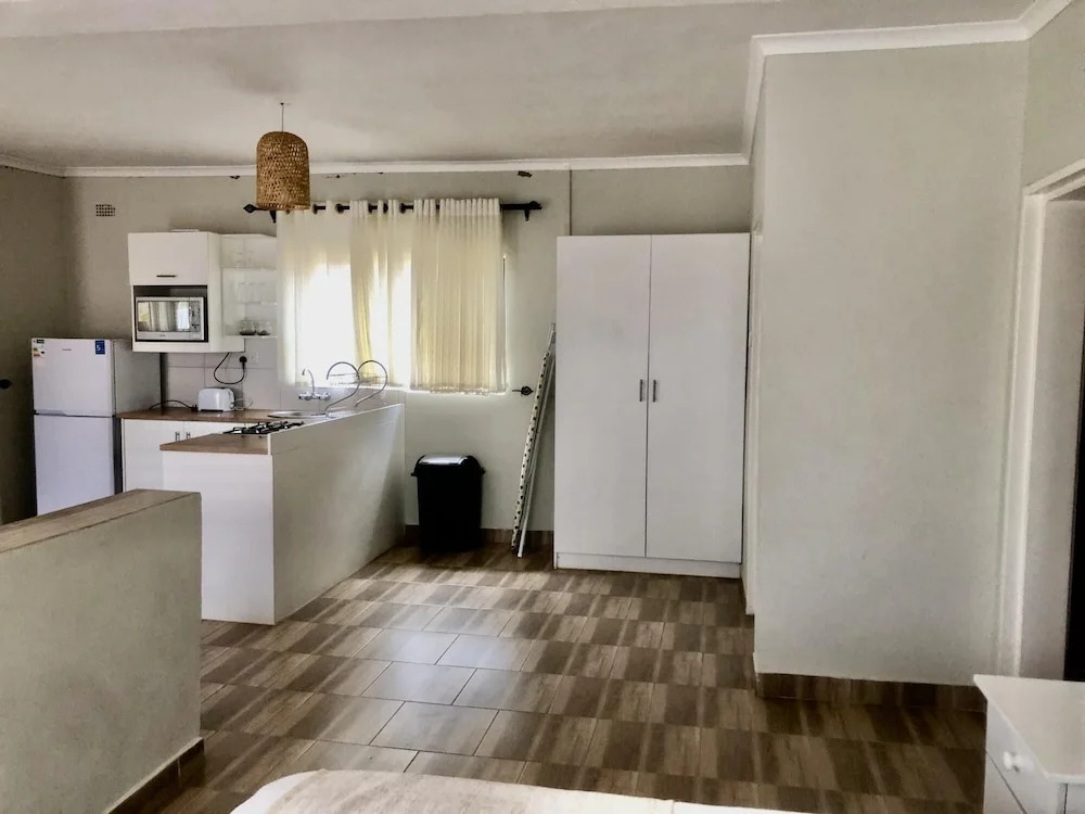 1 bed Apartment in Mount Pleasant Heights - 2013