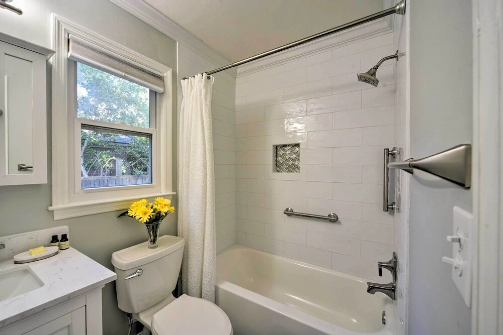 Charming House w/ Patio, 3 1/2 Mi to Beach!