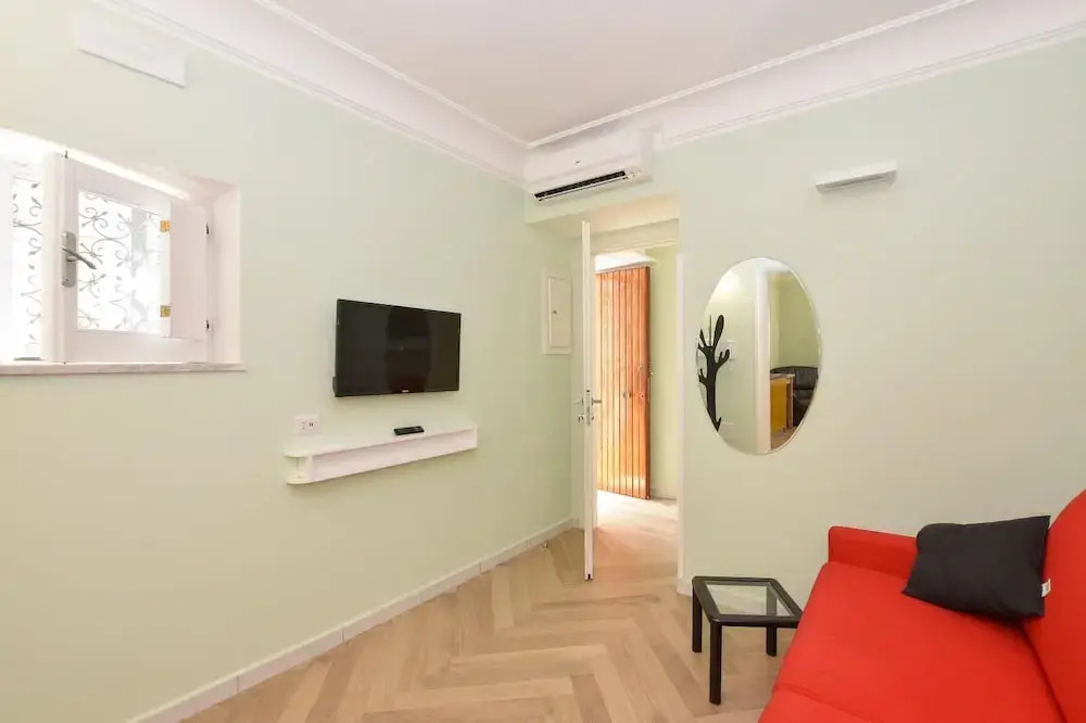 Apartament "CARPE DIEM" in the Historical center 680mt,half mile, 10 minutes away from main square, accessible by 59 steps