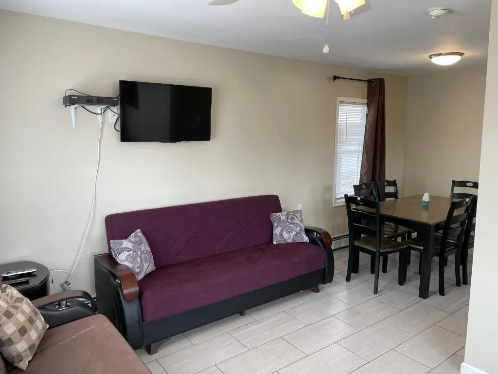 Newly Renovated 2 Bedroom House