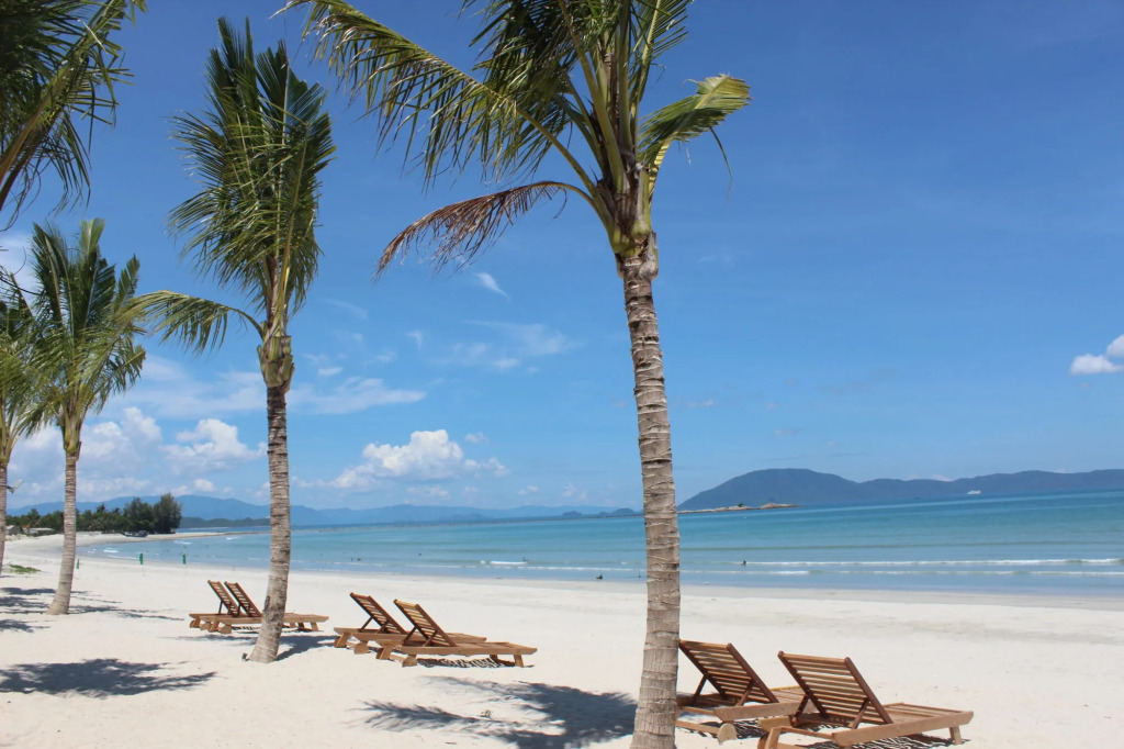 GM Doc Let Beach Resort & Spa