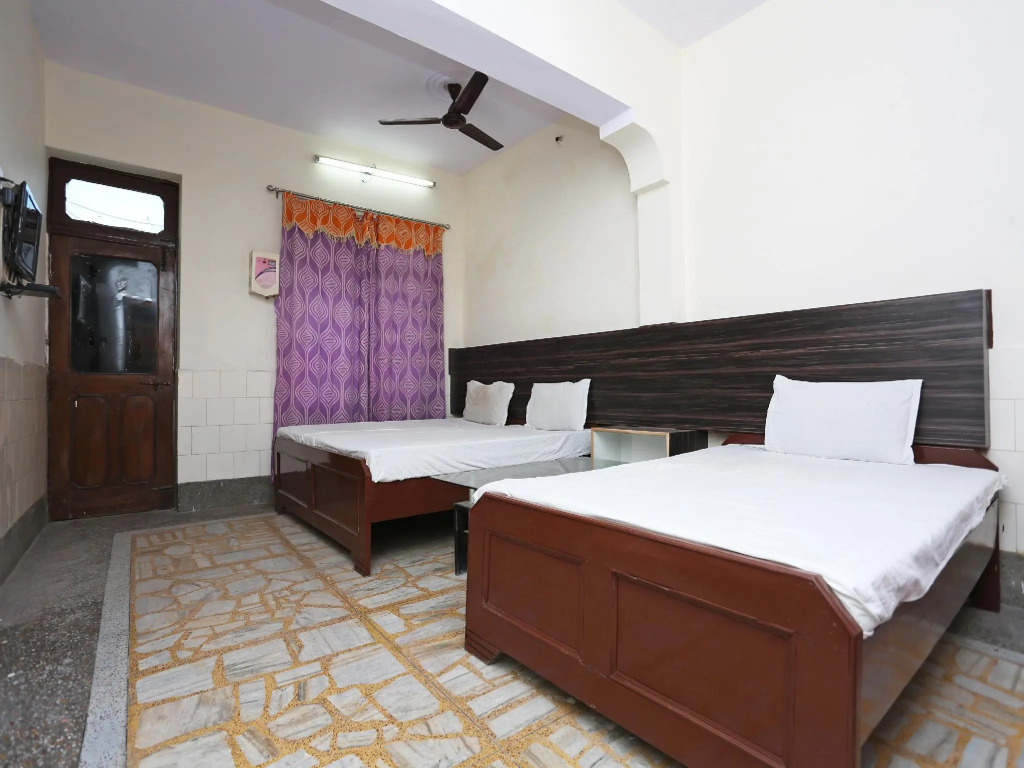 SPOT ON 43285 Hotel Anand Bhawan