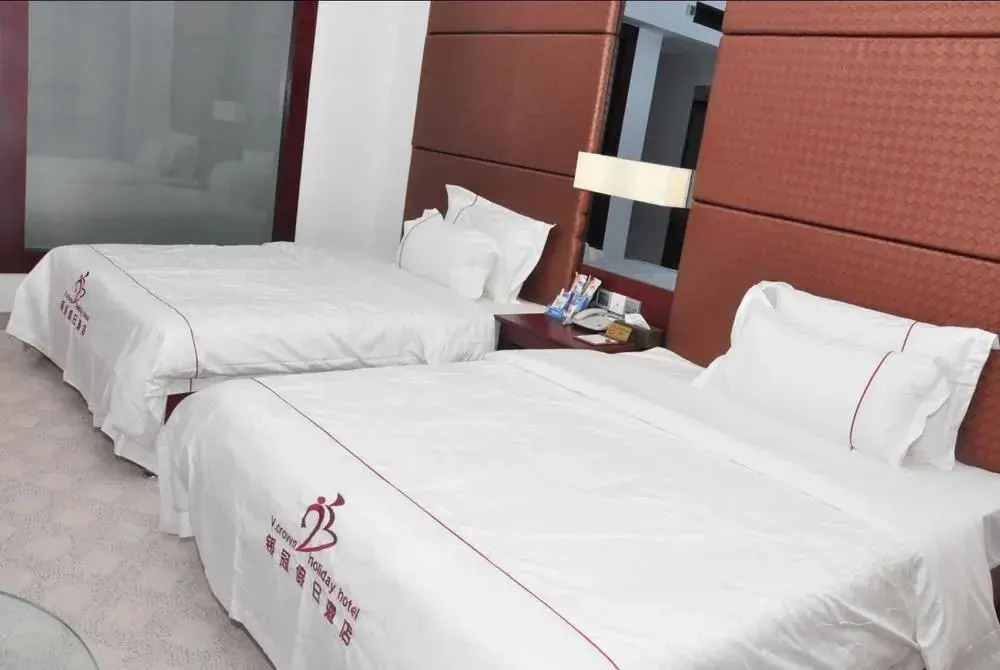V.crown Holiday Hotel