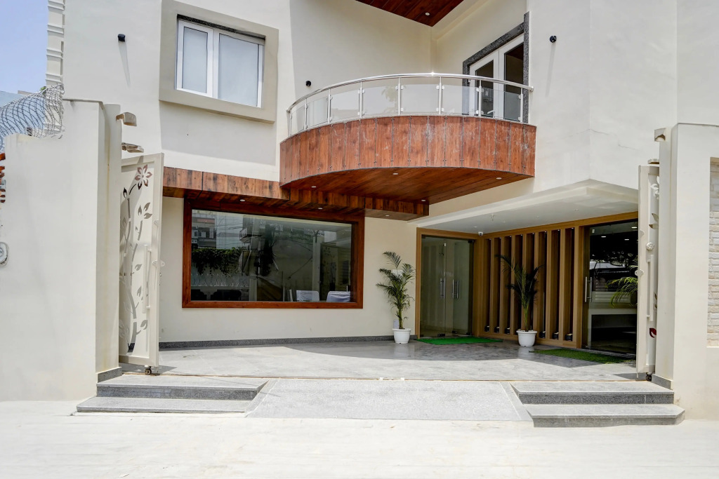 Super Townhouse Oak Banaras Central Railway Junction Formerly Sri Hari Inn