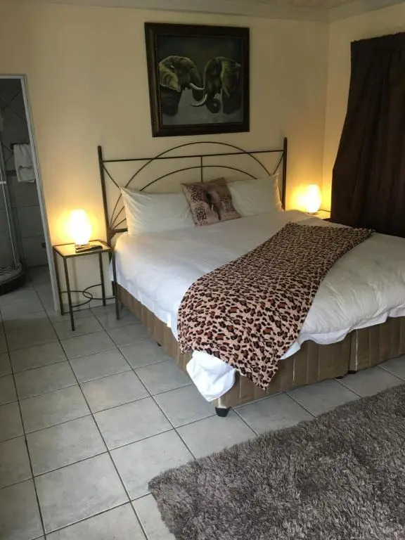 Elephant Lodge Guesthouse