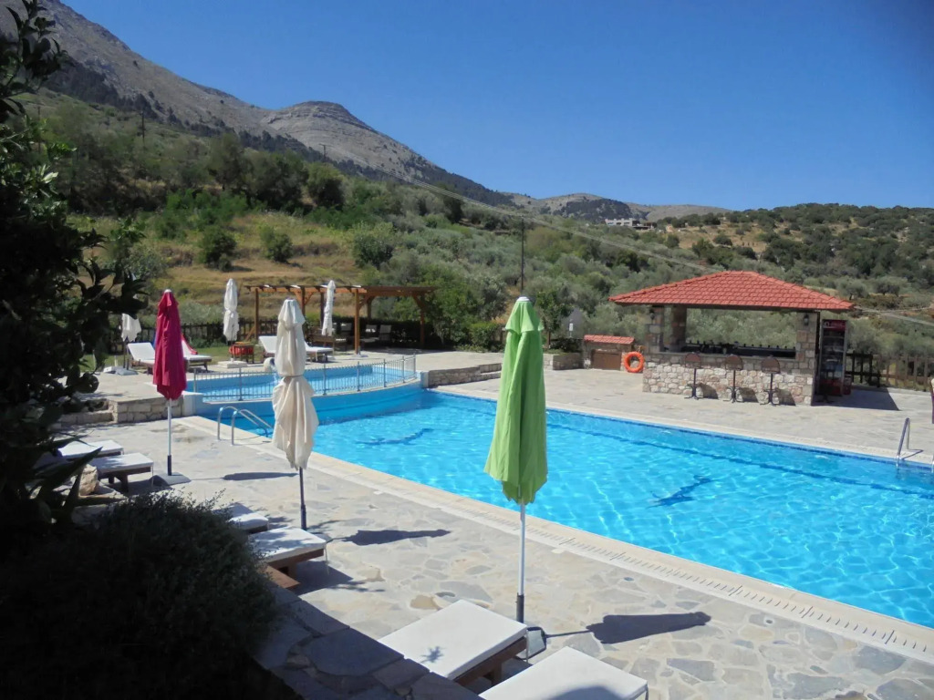 Ataviros Hotel