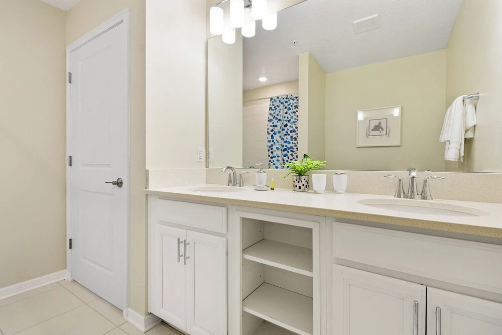 106 Apartment Storey Lake  44309 / 46929