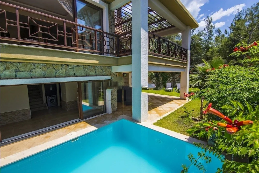 Villa Violet 1 by Villamnet