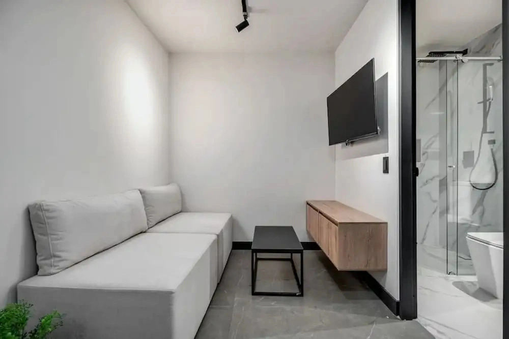 Housy Laureles - 203