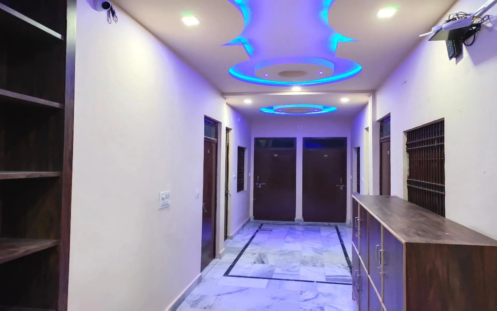 Big Brother hostel Hotel