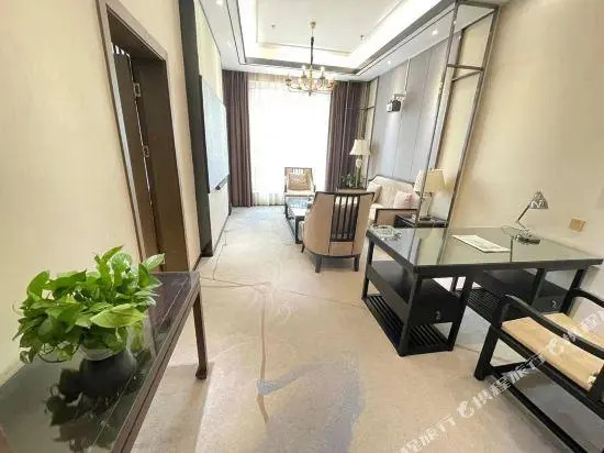 Tianfu Letu Hotel (Tangyin Yuefei Temple Scenic Area)