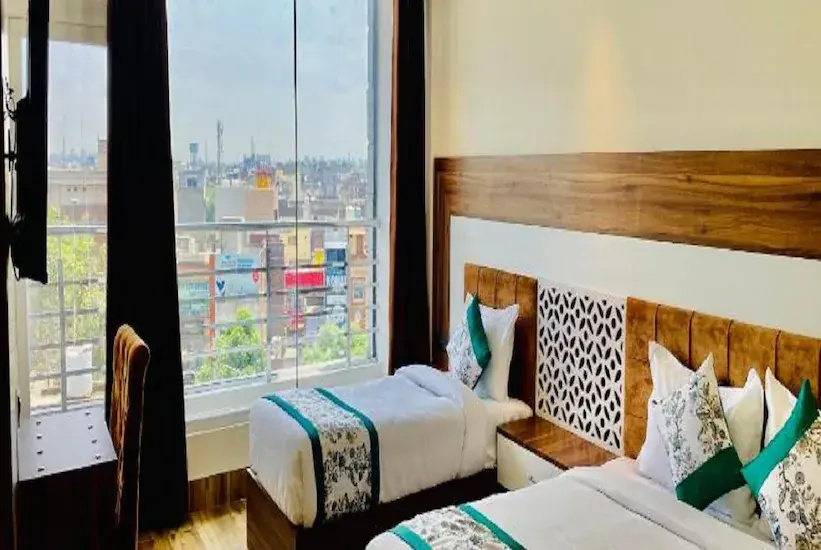 Hotel White House by AN HOTELS - walking distance from golden temple