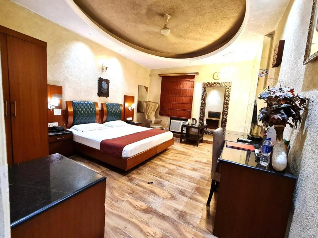Hotel Royal Castle Grand