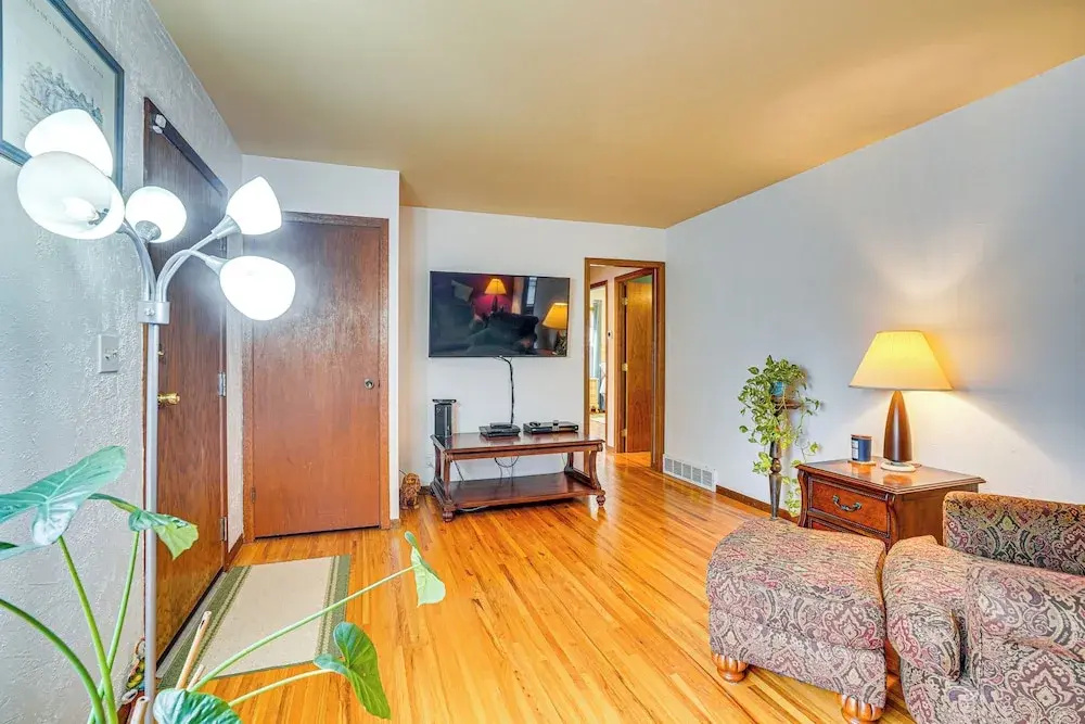Walk to Parks & Greenway: Sioux Falls Getaway!