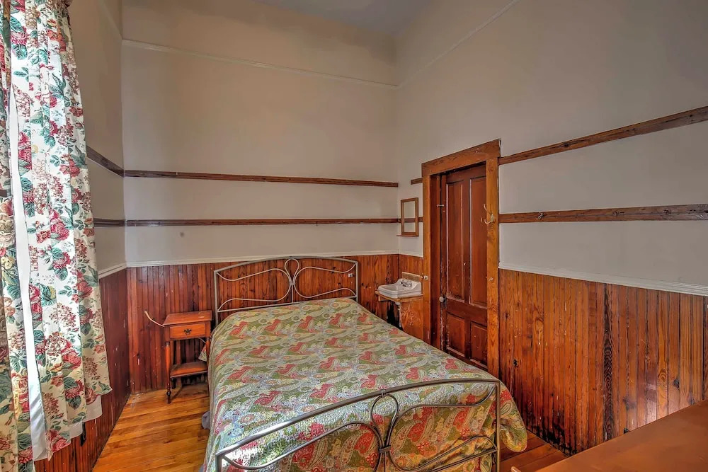 East Burke Home on Kingdom Trails: Near Ski Resort