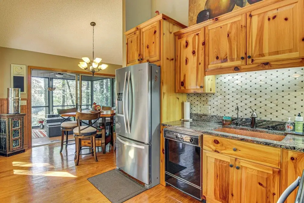 Festive Lakefront Escape: Blue Ridge Holiday Home