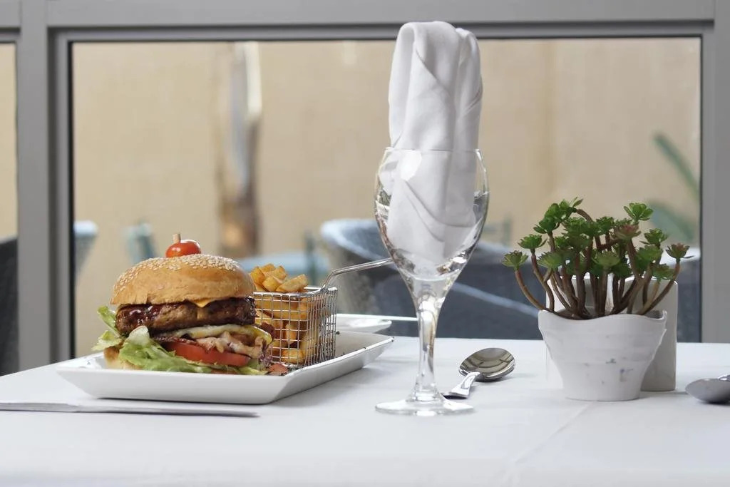 Regent Select Hotel