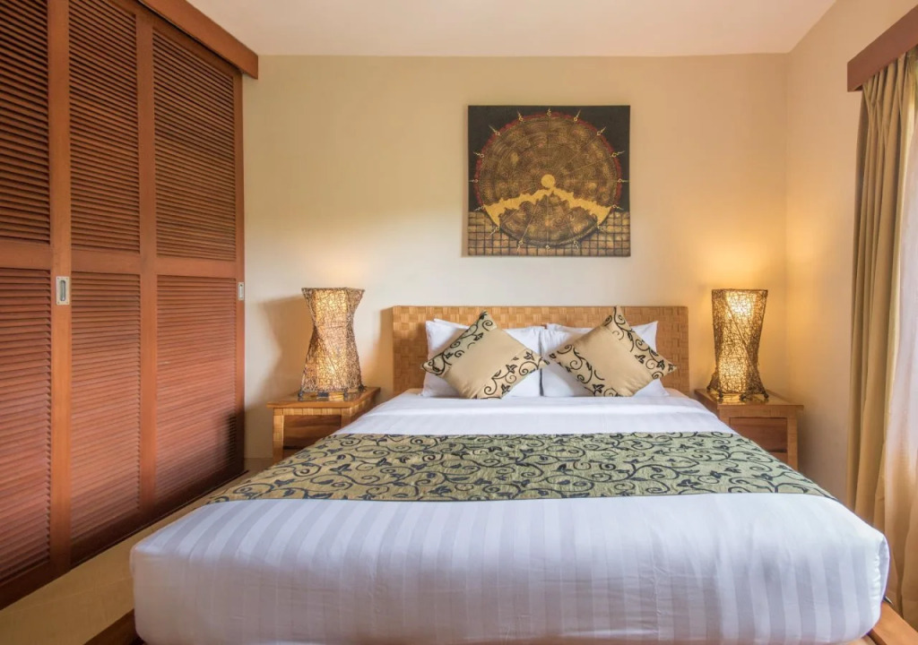 Villa Seriska Seminyak, 5-Star Private Pool Villa, Walk to Dining & Shopping