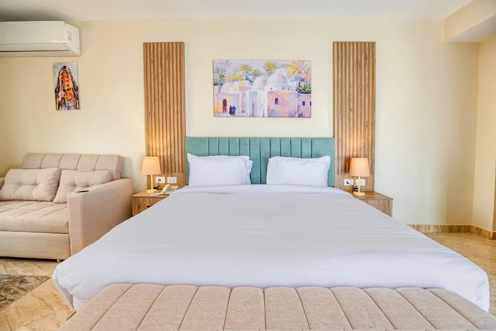 Laviana Pyramids Inn