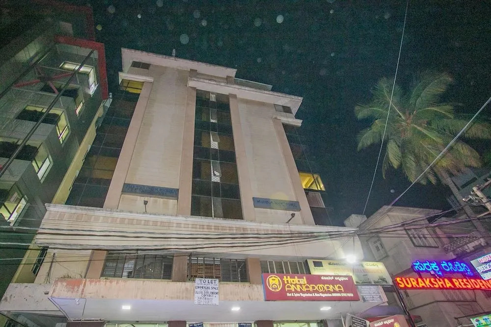 OYO 25036 Suraksha Residency
