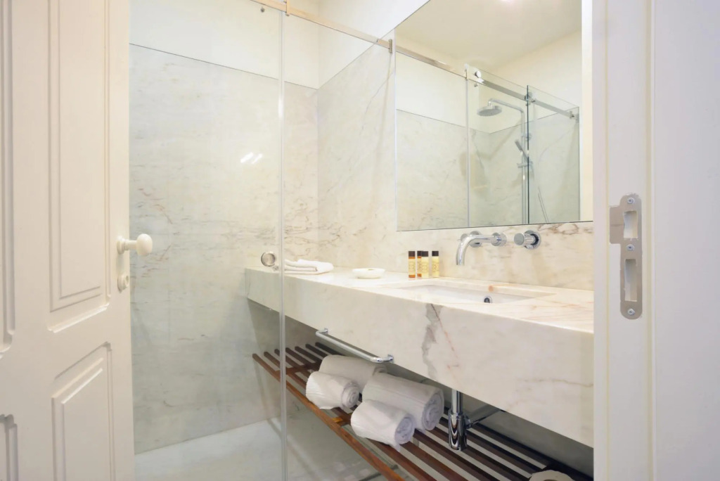 Market 3B in Oporto With 1 Bathrooms