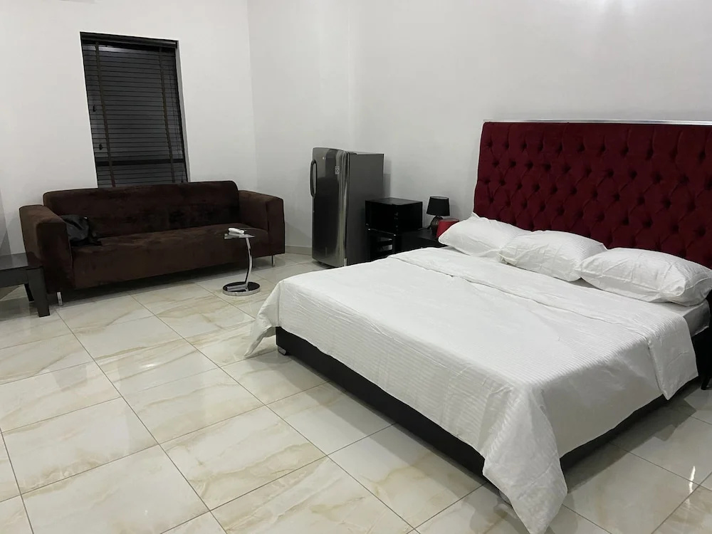 Luxurious and Inviting 4-bed House in Chevro-lekki