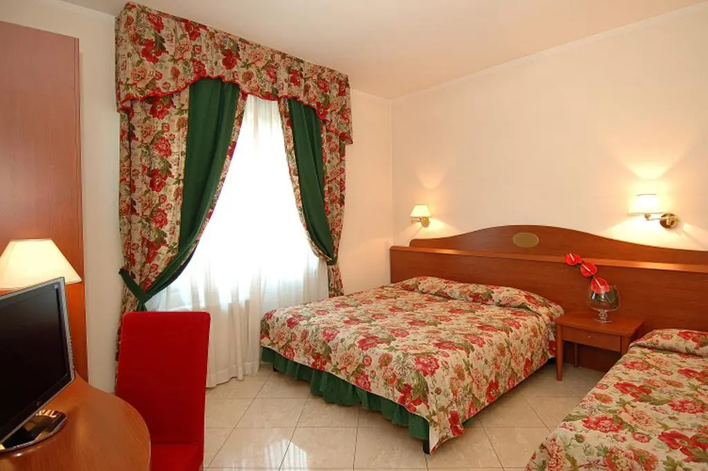 Hotel Ambasciata Venice - Atika & Atif