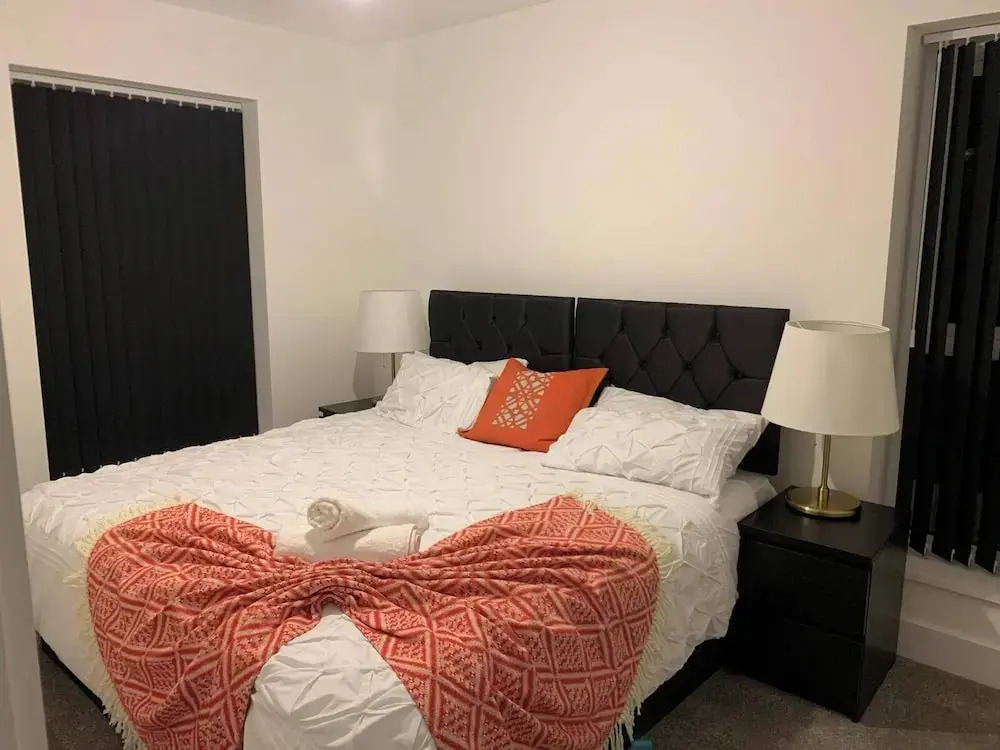 4bed House - Direct Links Into Central London