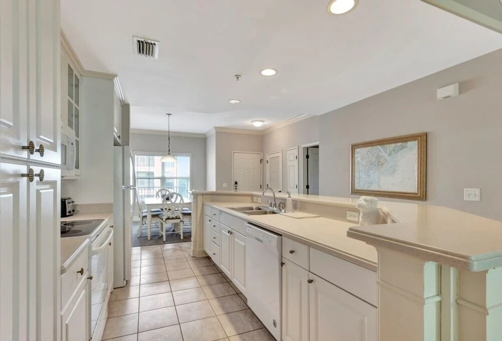 Shorenugh - Bright Villa with Rooftop Pool Next to Coligny Plaza