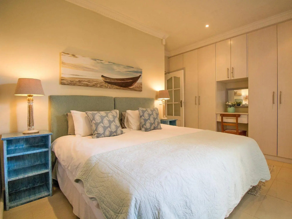 Bikini Beach Holiday Home, On the Beach, Sleeps 9