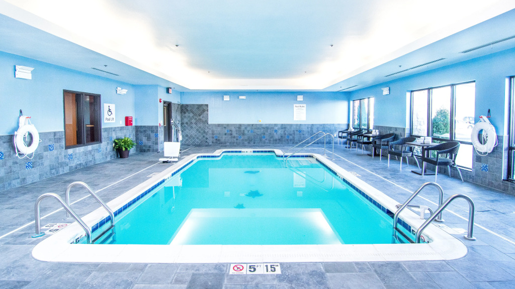 Holiday Inn Express & Suites Elkton - University Area by IHG