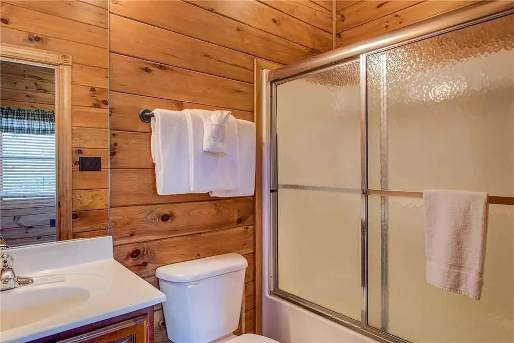 Alpine Nights 3 Bedroom Home with Hot Tub