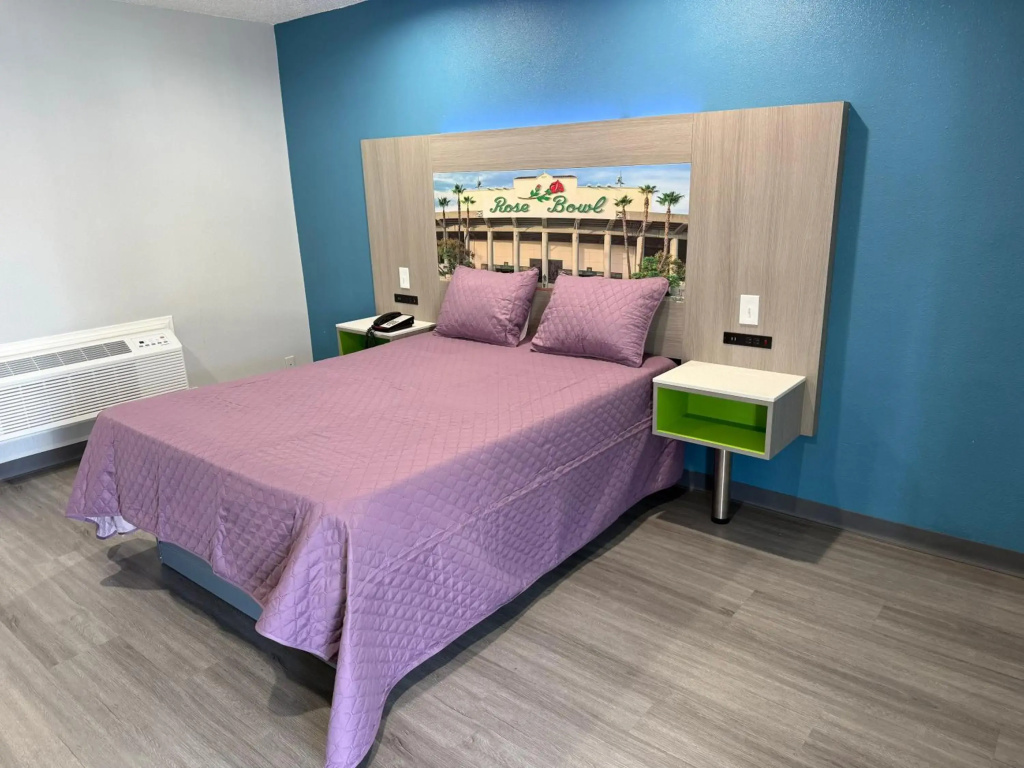 Hi-Way Host Motel
