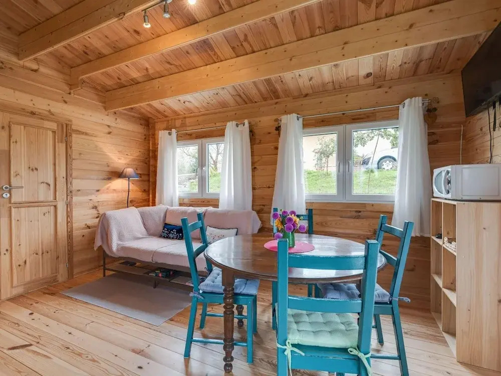 Secluded Chalet in Egliseneuve des Liards