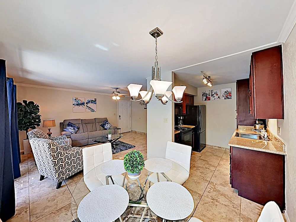 3600 Scottsdale - 2 Br Condo