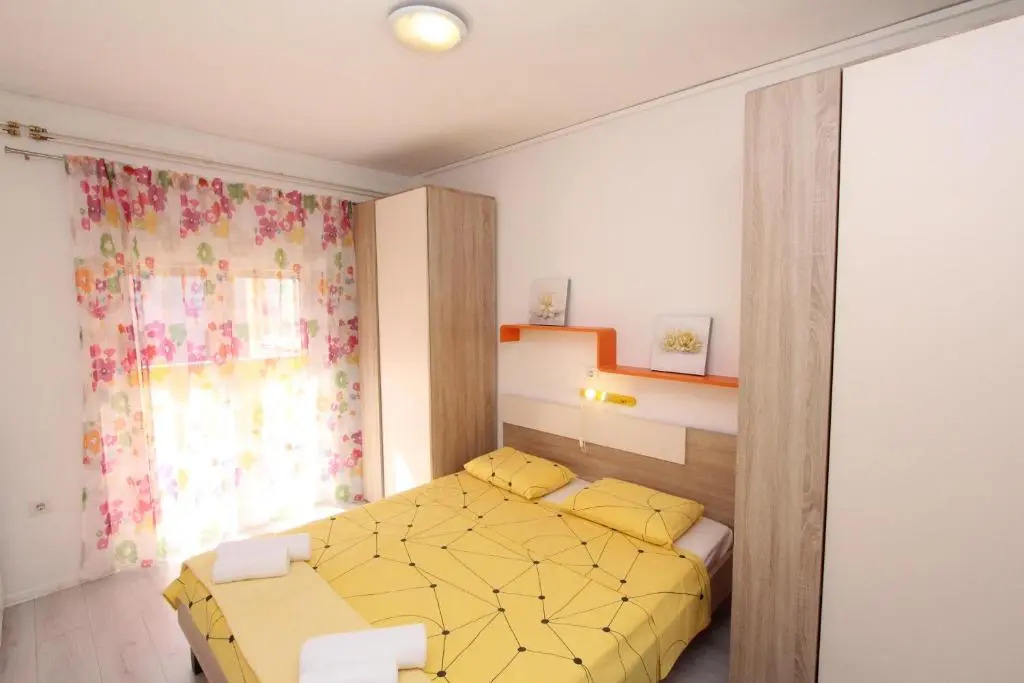 Apartments Rozi