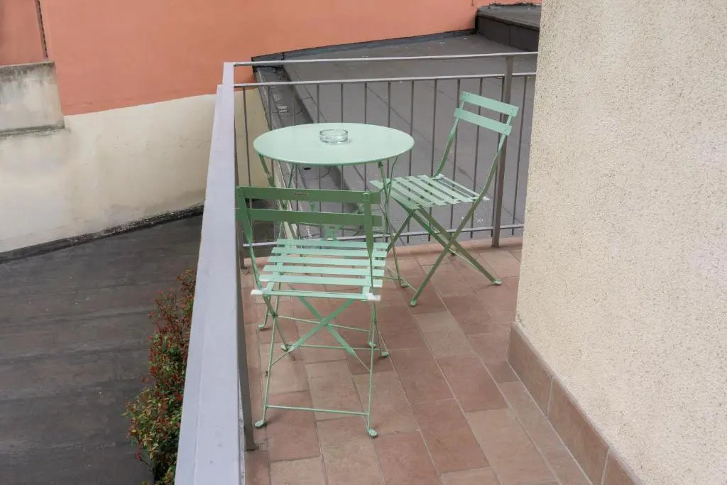 Melibi - Re Lear Apartments