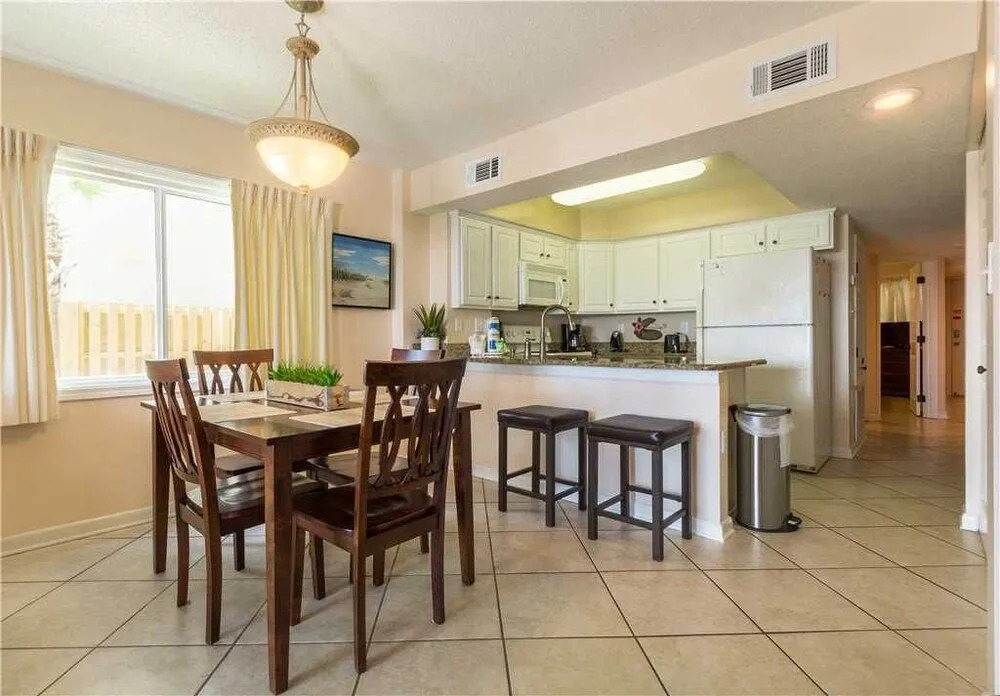 Four Winds 104 - 1 Br condo by RedAwning