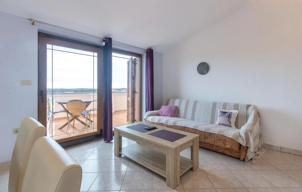 Beautiful Home in Pula With Wifi and 2 Bedrooms