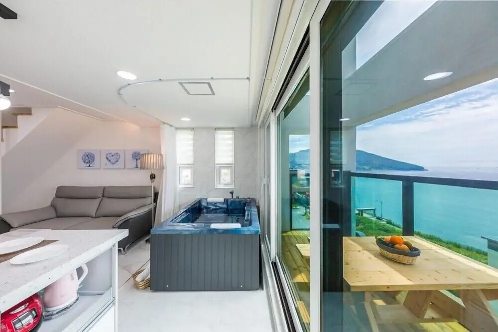 Arco Poolvilla Pension