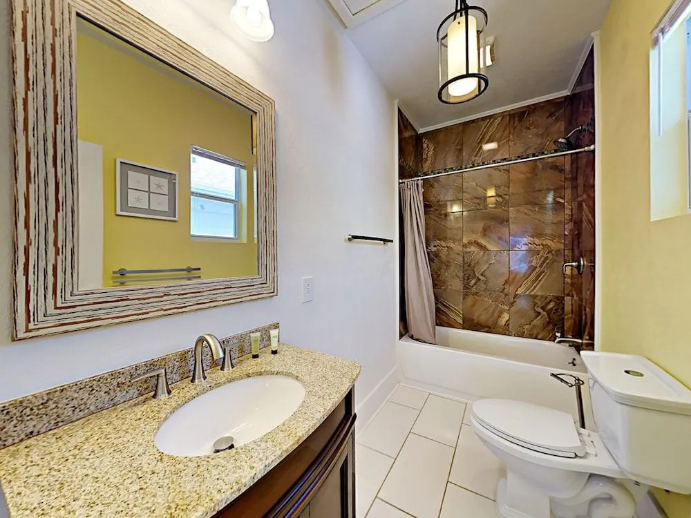 1309 Ave N Home 4 Bedrooms 3 Bathrooms Home