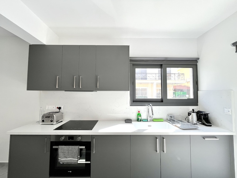 148 LIM - Stay Lumiere House