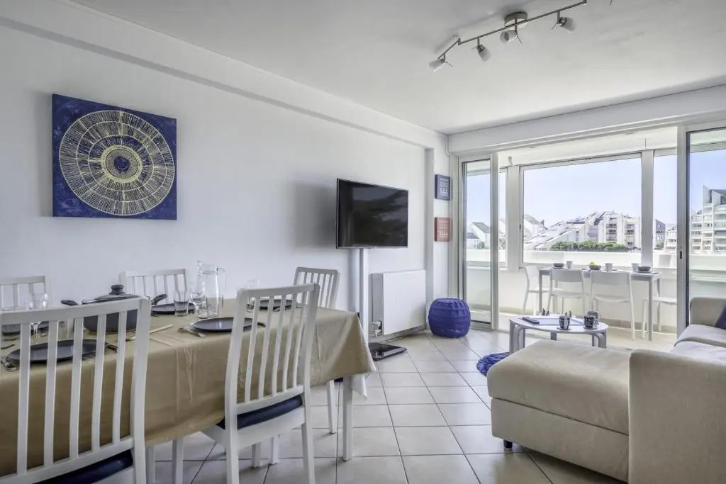 Séjour à 4 ou 6 avec vue sur la marina