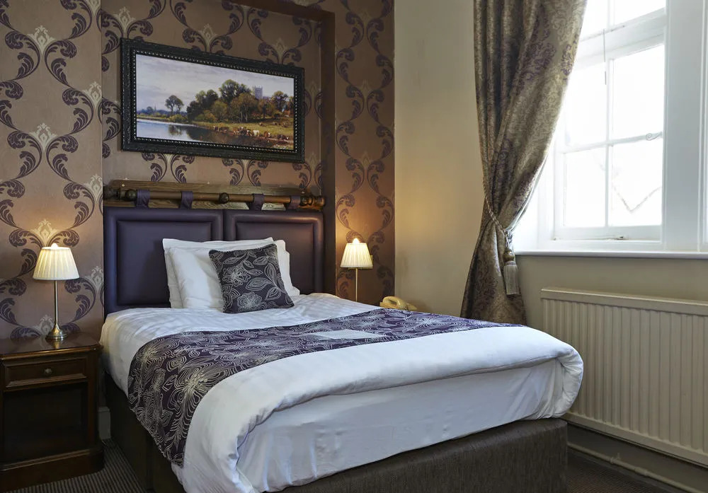 White Hart Hotel by Greene King Inns