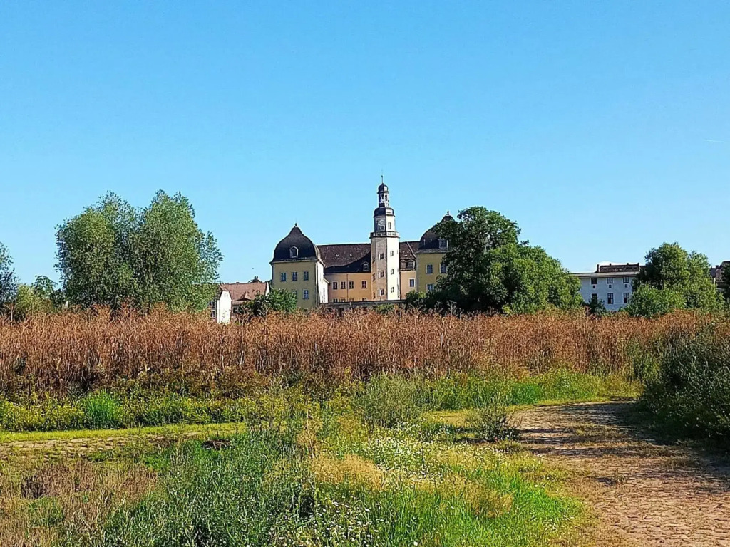 Turmblick-Gaestequartier-Coswig-Hier-erwartet-Sie-individueller-Service-im-Herzen-der-Altstadt