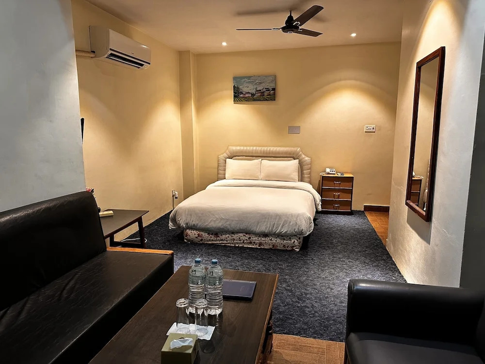Siddhartha Hotel, Tikapur