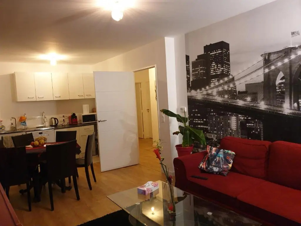 Grand F3 CONFORTABLE 5 mn de Paris et proche Disneyland