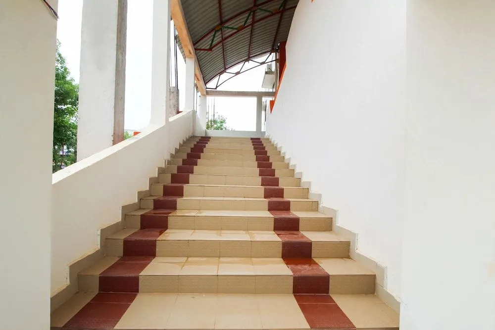 OYO 47450 Hotel Srn